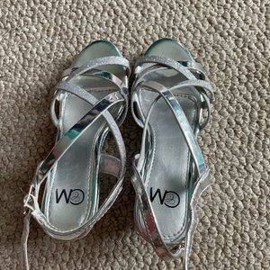 Little Girls dress shoes (size 13)